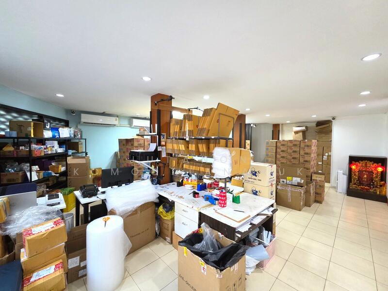 ให้เช่า - ให้เช่าอาคารพาณิชย์ 4 คูหา 4 ชั้น สาทร–นราธิวาส 14 ทำเลดี ใกล้ BTS ช่องนนทรี สาทร, กรุงเทพ