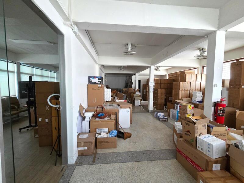 ให้เช่า - ให้เช่าอาคารพาณิชย์ 4 คูหา 4 ชั้น สาทร–นราธิวาส 14 ทำเลดี ใกล้ BTS ช่องนนทรี สาทร, กรุงเทพ