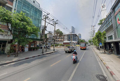 ขาย - ขายที่ดินพร้อมสิ่งปลูกสร้าง ถนนเจริญกรุง ใกล้โรงเรียนนานาชาติโชรส์เบอรี, กรุงเทพ