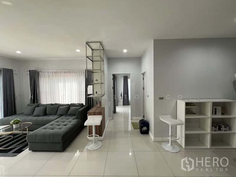 For Rent Detached House in Perfect Place Rama 9-KrungthepKreetha in Khlong Song Ton Nun HEE00157, Bangkok, Khlong Song Ton Nun, Lat Krabang, Bangkok, 4 Bedrooms, 300 sqm, Single Detached House For Rent, by Hero Realtor Co., Ltd., 500128843 - DDproperty.com