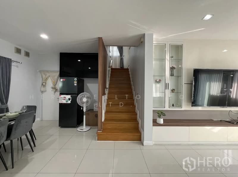 For Rent Detached House in Perfect Place Rama 9-KrungthepKreetha in Khlong Song Ton Nun HEE00157, Bangkok, Khlong Song Ton Nun, Lat Krabang, Bangkok, 4 Bedrooms, 300 sqm, Single Detached House For Rent, by Hero Realtor Co., Ltd., 500128843 - DDproperty.com