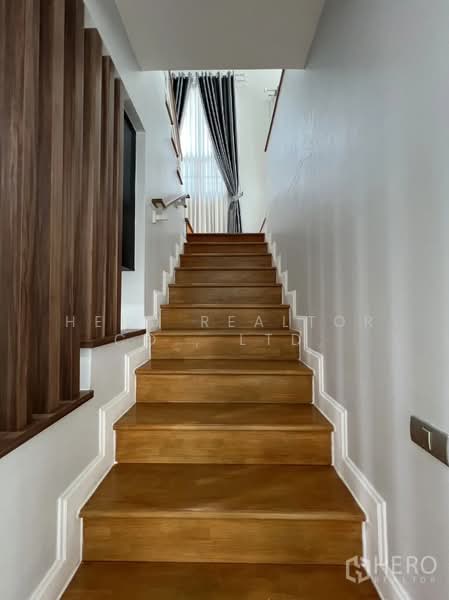 For Rent Detached House in Perfect Place Rama 9-KrungthepKreetha in Khlong Song Ton Nun HEE00157, Bangkok, Khlong Song Ton Nun, Lat Krabang, Bangkok, 4 Bedrooms, 300 sqm, Single Detached House For Rent, by Hero Realtor Co., Ltd., 500128843 - DDproperty.com