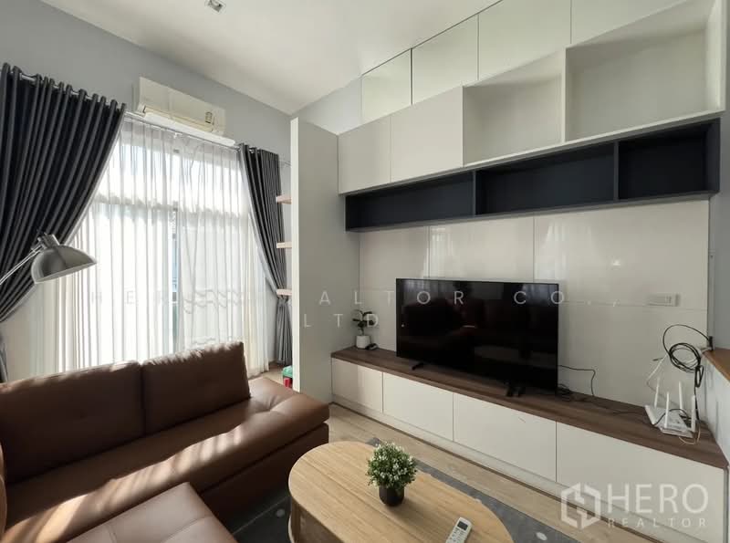 For Rent Detached House in Perfect Place Rama 9-KrungthepKreetha in Khlong Song Ton Nun HEE00157, Bangkok, Khlong Song Ton Nun, Lat Krabang, Bangkok, 4 Bedrooms, 300 sqm, Single Detached House For Rent, by Hero Realtor Co., Ltd., 500128843 - DDproperty.com