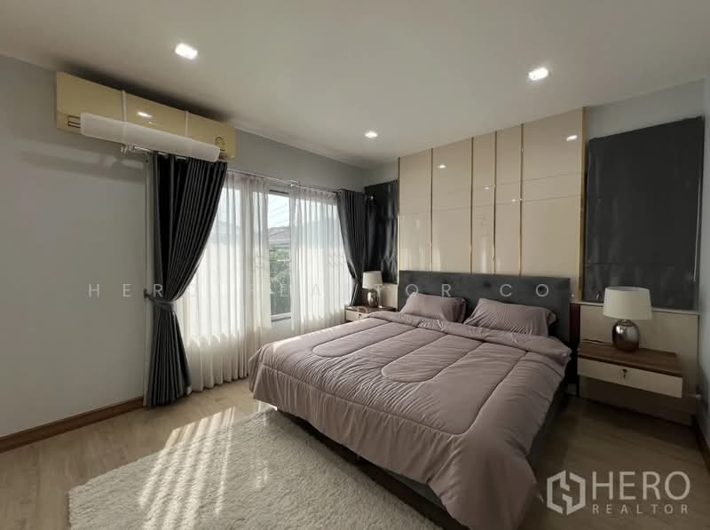 For Rent Detached House in Perfect Place Rama 9-KrungthepKreetha in Khlong Song Ton Nun HEE00157, Bangkok, Khlong Song Ton Nun, Lat Krabang, Bangkok, 4 Bedrooms, 300 sqm, Single Detached House For Rent, by Hero Realtor Co., Ltd., 500128843 - DDproperty.com