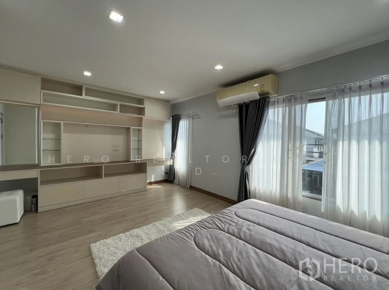 For Rent Detached House in Perfect Place Rama 9-KrungthepKreetha in Khlong Song Ton Nun HEE00157, Bangkok, Khlong Song Ton Nun, Lat Krabang, Bangkok, 4 Bedrooms, 300 sqm, Single Detached House For Rent, by Hero Realtor Co., Ltd., 500128843 - DDproperty.com