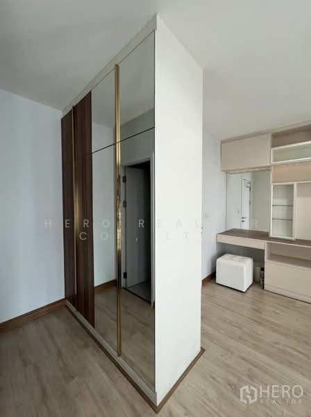 For Rent Detached House in Perfect Place Rama 9-KrungthepKreetha in Khlong Song Ton Nun HEE00157, Bangkok, Khlong Song Ton Nun, Lat Krabang, Bangkok, 4 Bedrooms, 300 sqm, Single Detached House For Rent, by Hero Realtor Co., Ltd., 500128843 - DDproperty.com