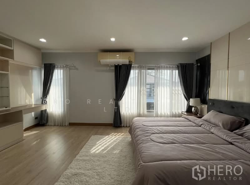 For Rent Detached House in Perfect Place Rama 9-KrungthepKreetha in Khlong Song Ton Nun HEE00157, Bangkok, Khlong Song Ton Nun, Lat Krabang, Bangkok, 4 Bedrooms, 300 sqm, Single Detached House For Rent, by Hero Realtor Co., Ltd., 500128843 - DDproperty.com