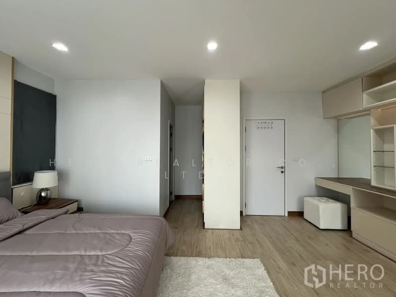 For Rent Detached House in Perfect Place Rama 9-KrungthepKreetha in Khlong Song Ton Nun HEE00157, Bangkok, Khlong Song Ton Nun, Lat Krabang, Bangkok, 4 Bedrooms, 300 sqm, Single Detached House For Rent, by Hero Realtor Co., Ltd., 500128843 - DDproperty.com