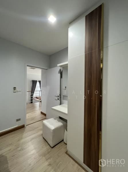 For Rent Detached House in Perfect Place Rama 9-KrungthepKreetha in Khlong Song Ton Nun HEE00157, Bangkok, Khlong Song Ton Nun, Lat Krabang, Bangkok, 4 Bedrooms, 300 sqm, Single Detached House For Rent, by Hero Realtor Co., Ltd., 500128843 - DDproperty.com