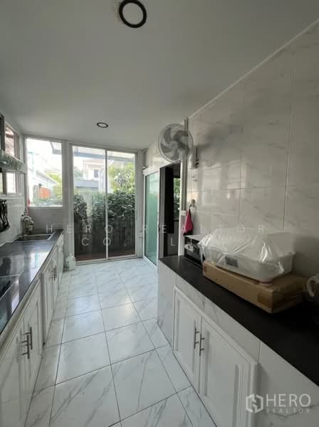 For Rent Detached House in Perfect Place Rama 9-KrungthepKreetha in Khlong Song Ton Nun HEE00157, Bangkok, Khlong Song Ton Nun, Lat Krabang, Bangkok, 4 Bedrooms, 300 sqm, Single Detached House For Rent, by Hero Realtor Co., Ltd., 500128843 - DDproperty.com