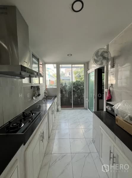 For Rent Detached House in Perfect Place Rama 9-KrungthepKreetha in Khlong Song Ton Nun HEE00157, Bangkok, Khlong Song Ton Nun, Lat Krabang, Bangkok, 4 Bedrooms, 300 sqm, Single Detached House For Rent, by Hero Realtor Co., Ltd., 500128843 - DDproperty.com