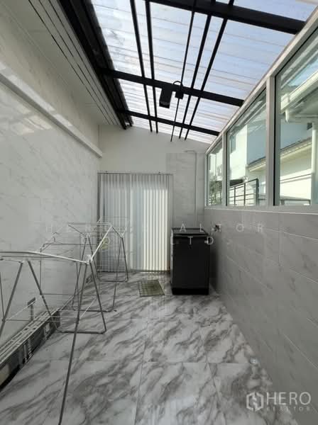 For Rent Detached House in Perfect Place Rama 9-KrungthepKreetha in Khlong Song Ton Nun HEE00157, Bangkok, Khlong Song Ton Nun, Lat Krabang, Bangkok, 4 Bedrooms, 300 sqm, Single Detached House For Rent, by Hero Realtor Co., Ltd., 500128843 - DDproperty.com