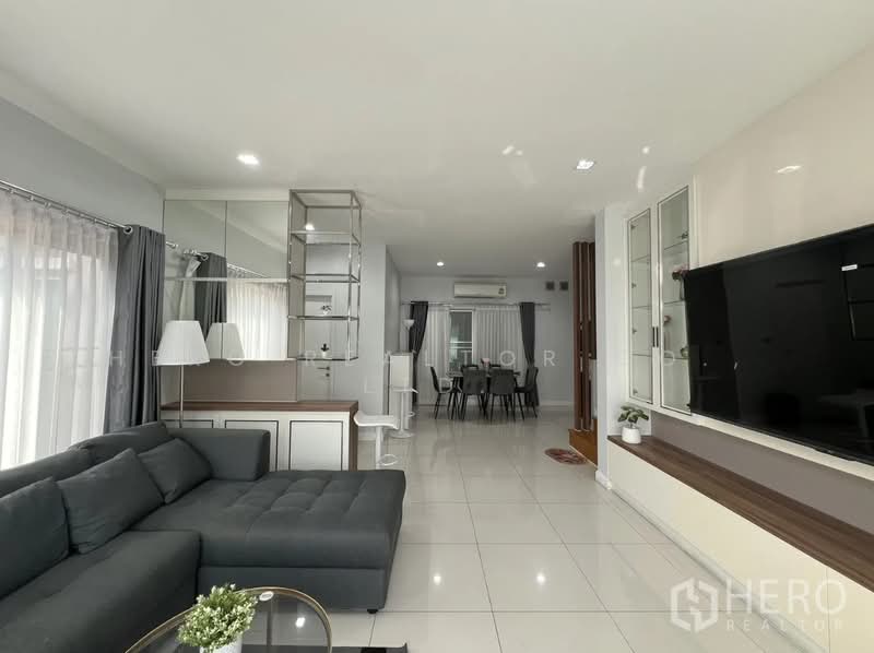 For Rent Detached House in Perfect Place Rama 9-KrungthepKreetha in Khlong Song Ton Nun HEE00157, Bangkok, Khlong Song Ton Nun, Lat Krabang, Bangkok, 4 Bedrooms, 300 sqm, Single Detached House For Rent, by Hero Realtor Co., Ltd., 500128843 - DDproperty.com