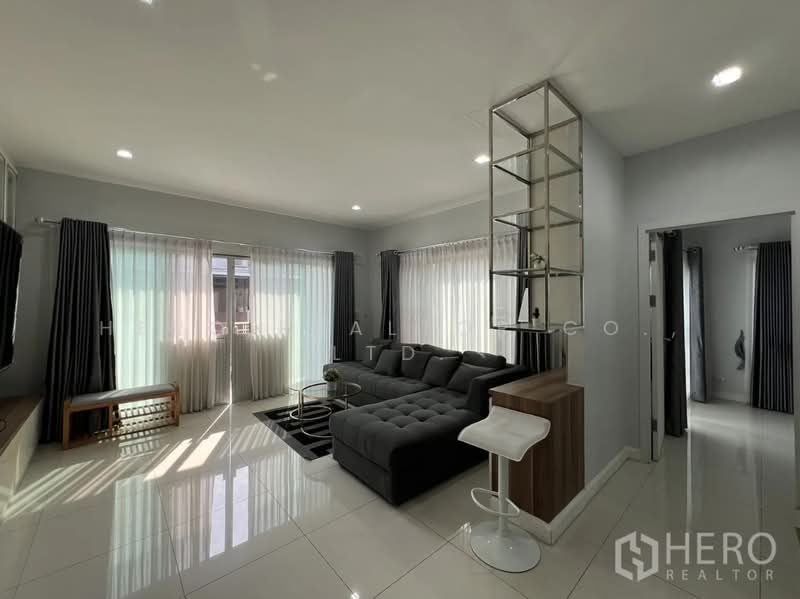 For Rent Detached House in Perfect Place Rama 9-KrungthepKreetha in Khlong Song Ton Nun HEE00157, Bangkok, Khlong Song Ton Nun, Lat Krabang, Bangkok, 4 Bedrooms, 300 sqm, Single Detached House For Rent, by Hero Realtor Co., Ltd., 500128843 - DDproperty.com