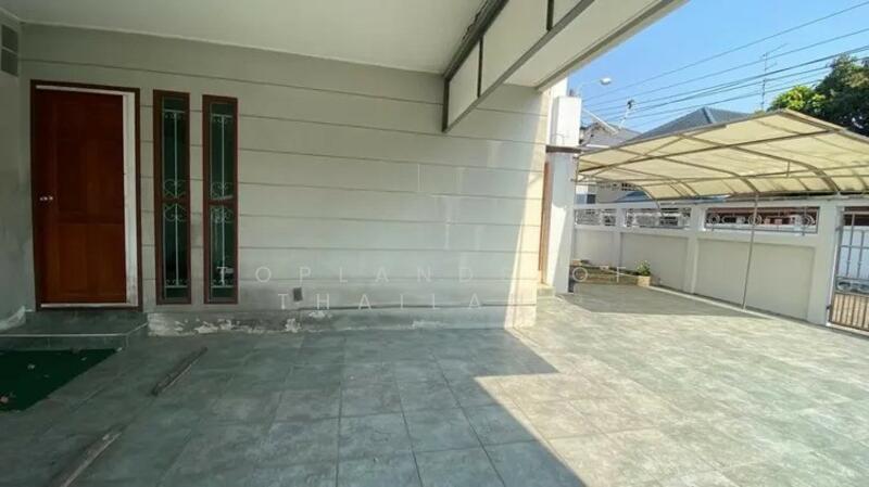 ขาย บ้านพัฒนาการ - ศรีนครินทร์ (ใกล้รถไฟฟ้า สายสีเหลือง) 54 ตร.วา 185 ตร.ม. 4 นอน 3 น้ำ จอดรถ 6 คัน, Bangkok, พัฒนาการ, Suan Luang, Suan Luang, Bangkok, 4 Bedrooms, 185 sqm, Single Detached House For Sale, by TopLands of Thailand, 500129007 - DDproperty.com