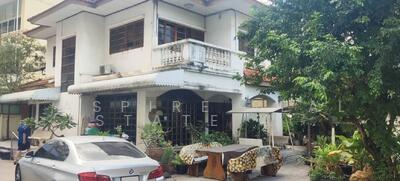 ขาย - บ้านเดี่ยว 2 ชั้น และ อาคารพาณิชย์ 4 ชั้น ซ.สุขุมวิท 22, กรุงเทพ