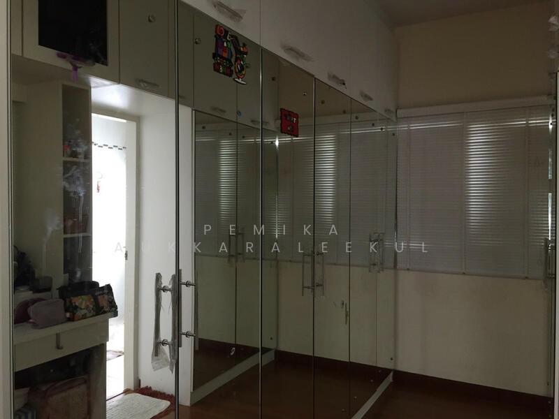 For Sale - 7-BR House, Bangkok