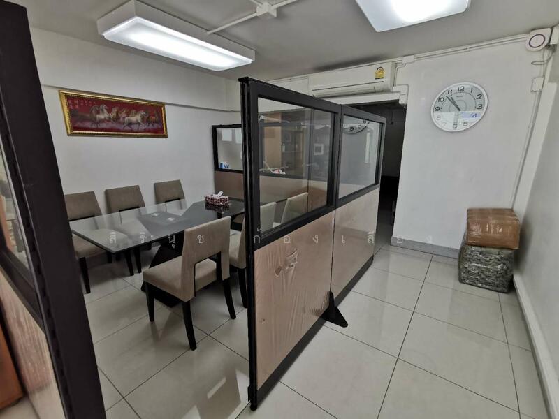 For Sale - Well renovated office space for rent on New Phetchaburi Road Near MRT, Bangkok