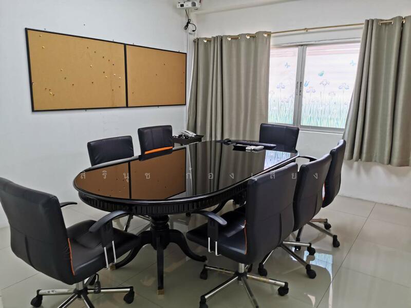 For Sale - Well renovated office space for rent on New Phetchaburi Road Near MRT, Bangkok