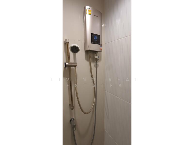 Life Ladprao, Bangkok, 992 Ladprao Road, Jom Phon, Chatuchak, Bangkok, 1 Bedroom, 35 sqm, Condo For Rent, by Living Real Estates, 500129776 - DDproperty.com