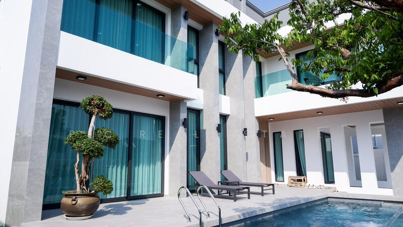 Luxury Pool Villa for Sale in East Pattaya Siam Country Club Area, Chon Buri (Pattaya), Bang Lamung, Bang Lamung (Pattaya), Chon Buri (Pattaya), 5 Bedrooms, 330 sqm, Single Detached House For Sale, by PLC Real Estate, 500129841 - DDproperty.com
