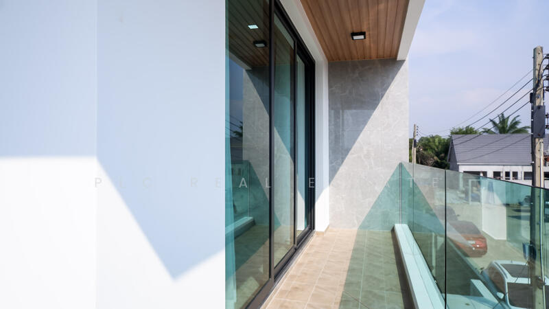 ขายวิลล่าหรูพร้อมสระว่ายน้ำส่วนตัว ในย่านสยามคันทรีคลับ พัทยาตะวันออก, ชลบุรี, บางละมุง, บางละมุง, ชลบุรี, 330 ตร.ม., บ้านเดี่ยว ขาย, โดย PLC Real Estate, 500129841 - DDproperty.com