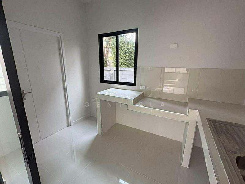 ขาย - Britania Wongwaen-Theparak : บริทาเนีย วงแหวน-เทพารักษ์, สมุทรปราการ