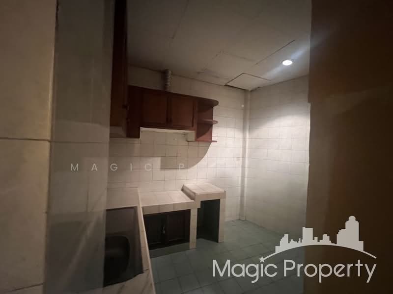 Commercial Shophouse for Rent on Sukhumvit Road, Bangkok, Khlong Tan Nua, Watthana, Bangkok, , 130 sqm, Shophouse For Rent, by Magic Property, 500130167 - DDproperty.com