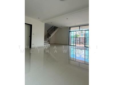 ขาย - ทาวน์เฮ้าส์ 3-ห้องนอน, กรุงเทพ