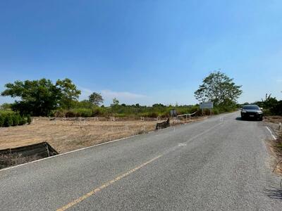 ขาย - ที่ดินเปล่า 23-2-09 ไร่ คลอง 15 องครักษ์ ติดถนนปูน ตำบลคลองใหญ่ อำเภอองครักษ์ จังหวัดนครนายก, นครนายก