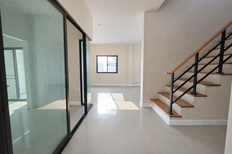 ขาย - The Ricco Residence Wongwaen-Hathairat : เดอะริคโค้ เรสซิเดนซ์ วงแหวนฯ-หทัยราษฎร์, กรุงเทพ