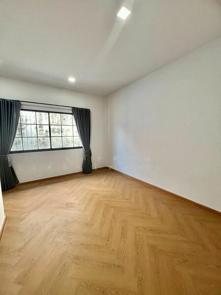 ขาย - Petchpailin Phraya Suren 35 : เพชรไพลิน พระยาสุเรนทร์ 35, กรุงเทพ