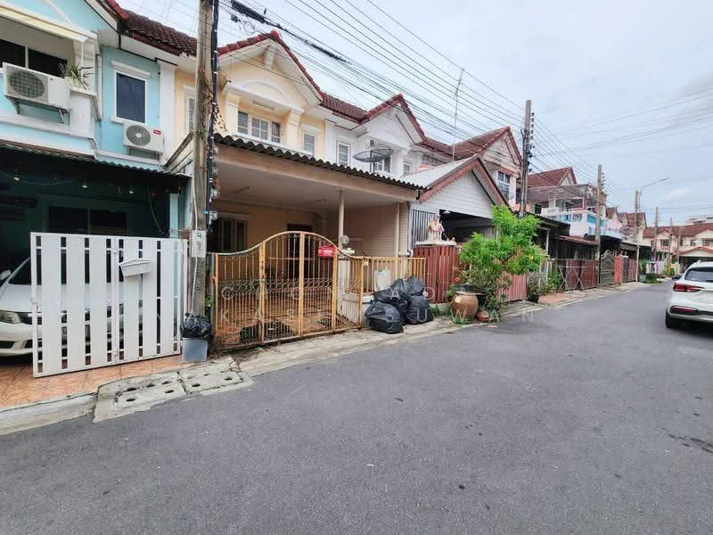 Phoem Phun Thani Village Kaset-Nawamin, Bangkok, ประเสริฐมนูกิจ, Nuan Chan, Bueng Kum, Bangkok, 3 Bedrooms, 200 sqm, Townhouse For Sale, by Chonlada Nakasemsuwan, 500131380 - หน้าบ้าน - DDproperty.com