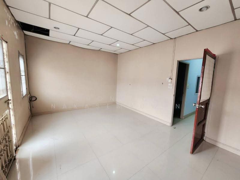 Phoem Phun Thani Village Kaset-Nawamin, Bangkok, ประเสริฐมนูกิจ, Nuan Chan, Bueng Kum, Bangkok, 3 Bedrooms, 200 sqm, Townhouse For Sale, by Chonlada Nakasemsuwan, 500131380 - ชั้น2 ห้องนอนใหญ่ ด้านหน้า - DDproperty.com