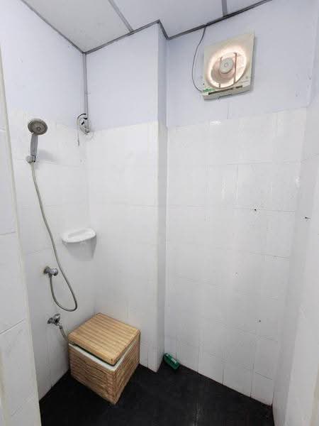 Phoem Phun Thani Village Kaset-Nawamin, Bangkok, ประเสริฐมนูกิจ, Nuan Chan, Bueng Kum, Bangkok, 3 Bedrooms, 200 sqm, Townhouse For Sale, by Chonlada Nakasemsuwan, 500131380 - ชั้น2 ห้องน้ำห้องส้วม ที่อาบน้ำ - DDproperty.com