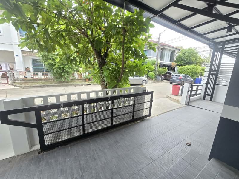 หมู่บ้าน พร้อมพัฒน์1 รามอินทรา ถนนหทัยราษฎร์ คลองสามวา, Bangkok, Sam Wa Tawan Tok, Khlong Sam Wa, Bangkok, 3 Bedrooms, 140 sqm, Semi-Detached House (Twin House) For Sale, by นภัสศรณ์ วงศ์สินไทยกร (นันท์), 500131390 - DDproperty.com