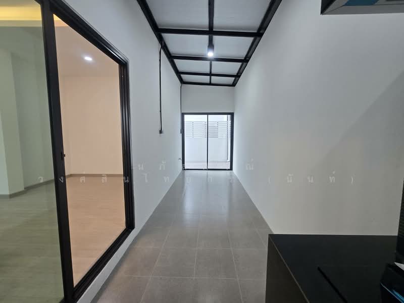 หมู่บ้าน พร้อมพัฒน์1 รามอินทรา ถนนหทัยราษฎร์ คลองสามวา, Bangkok, Sam Wa Tawan Tok, Khlong Sam Wa, Bangkok, 3 Bedrooms, 140 sqm, Semi-Detached House (Twin House) For Sale, by นภัสศรณ์ วงศ์สินไทยกร (นันท์), 500131390 - DDproperty.com