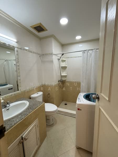 Baan Ploenchit, Bangkok, Soi Ruamrudee 2 Ploenchit Road, Lumphini, Pathum Wan, Bangkok, 2 Bedrooms, 100 sqm, Condo For Rent, by Nuttanun Weerasathapanakul, 500131413 - DDproperty.com