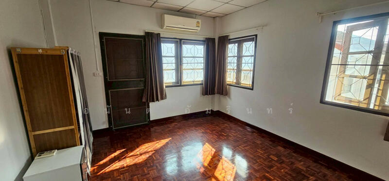 ให้เช่า - ซ.นาคนิวาส 44 ใกล้สวนสาธารณะบึงน้ำ ลาดพร้าว 71, กรุงเทพ