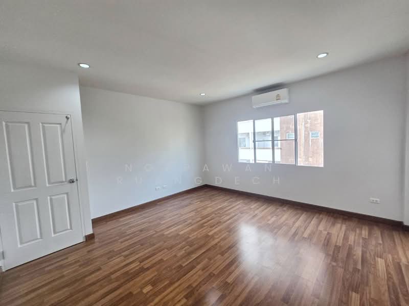 ให้เช่า ทาวน์โฮม 3 ชั้น ทาสีใหม่ทั้งหลัง ถนนสุทธิสาร ใกล้ MRT สุทธิสาร 1 กม., กรุงเทพ, สามเสนนอก, ห้วยขวาง, กรุงเทพ, 116 ตร.ม., ทาวน์เฮ้าส์ ให้เช่า, โดย Noppawan Ruangdech, 500131453 - DDproperty.com