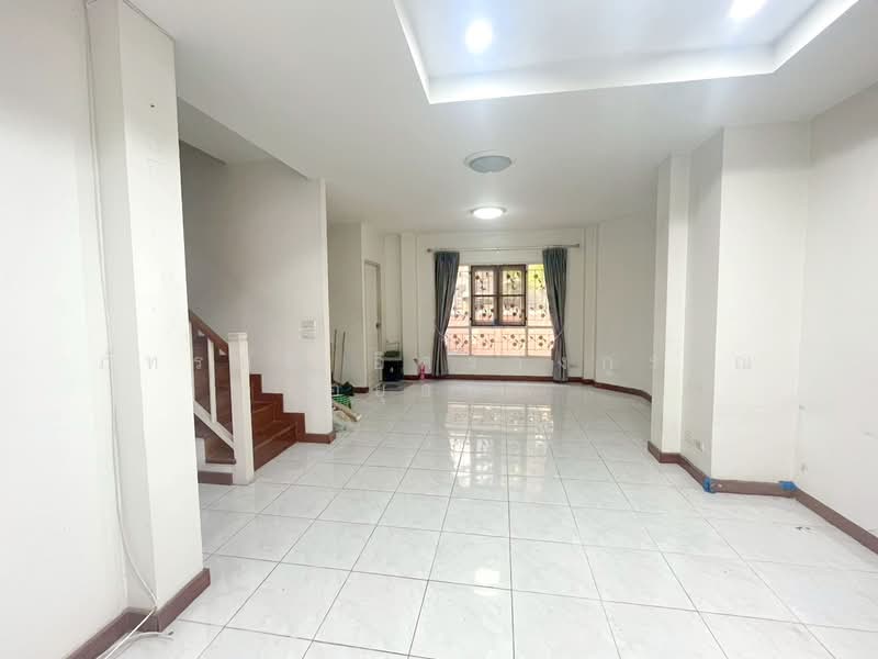 Floraville Rangsit-Pathumthani, Pathum Thani, รังสิต-ปทุมธานี, Bang Phun, Muang Pathum Thani, Pathum Thani, 4 Bedrooms, 200 sqm, Single Detached House For Sale, by ภัทรนัน อิศรางกูร ณ อยุธยา, 500131495 - DDproperty.com