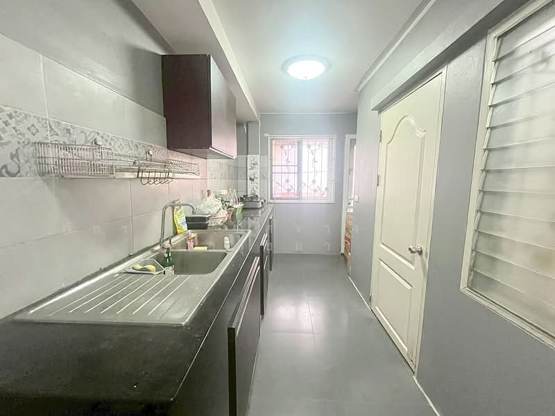 Floraville Rangsit-Pathumthani, Pathum Thani, รังสิต-ปทุมธานี, Bang Phun, Muang Pathum Thani, Pathum Thani, 4 Bedrooms, 200 sqm, Single Detached House For Sale, by ภัทรนัน อิศรางกูร ณ อยุธยา, 500131495 - DDproperty.com