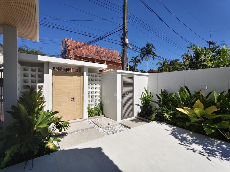 ขาย - บ้านพูลวิลล่าพร้อมสระส่วนตัว รีโนเวทใหม่ ทั้งหลัง, ภูเก็ต