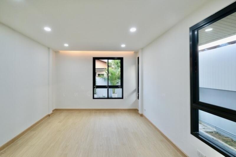 ขาย - Thanasin Village : หมู่บ้านธนะสิน, กรุงเทพ