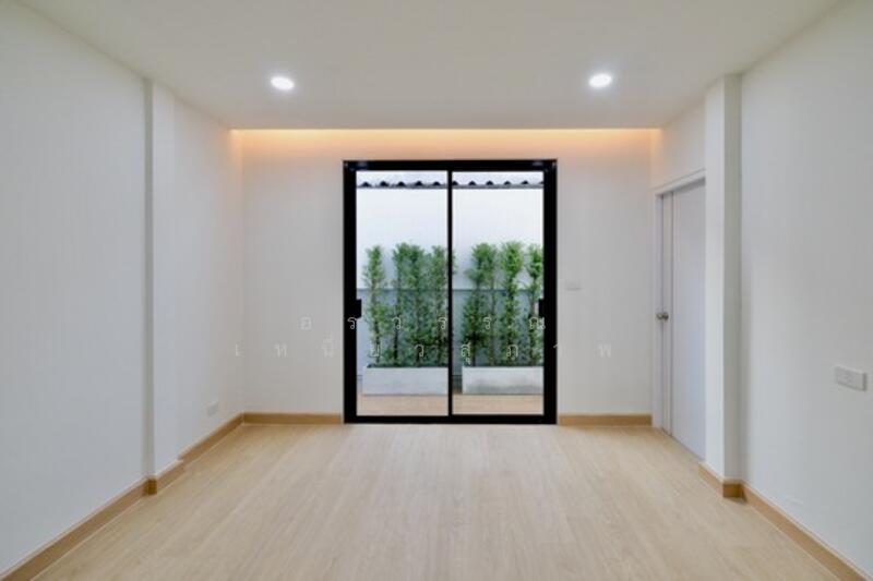 ขาย - Thanasin Village : หมู่บ้านธนะสิน, กรุงเทพ