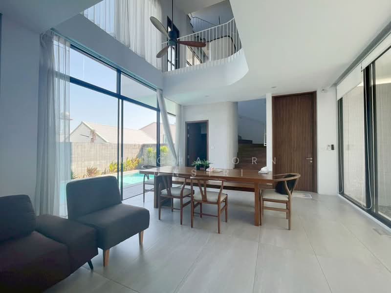 บ้าน 3 ชั้น พร้อมสระว่ายน้ำส่วนตัว ให้เช่า – ใกล้มหาวิทยาลัยเชียงใหม่ เพียง 5 นาที ค่าเช่า 70,000 บา, Chiang Mai, Su Thep, Muang Chiang Mai, Chiang Mai, 4 Bedrooms, 350 sqm, Single Detached House For Rent, by Rutchaporn Tunsiri, 500132082 - DDproperty.com