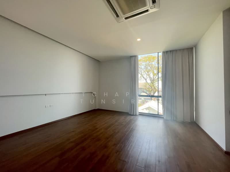 บ้าน 3 ชั้น พร้อมสระว่ายน้ำส่วนตัว ให้เช่า – ใกล้มหาวิทยาลัยเชียงใหม่ เพียง 5 นาที ค่าเช่า 70,000 บา, Chiang Mai, Su Thep, Muang Chiang Mai, Chiang Mai, 4 Bedrooms, 350 sqm, Single Detached House For Rent, by Rutchaporn Tunsiri, 500132082 - DDproperty.com