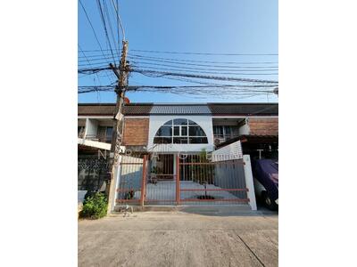 ขาย - ทาวน์เฮาส์ ลาดพร้าว 33, กรุงเทพ