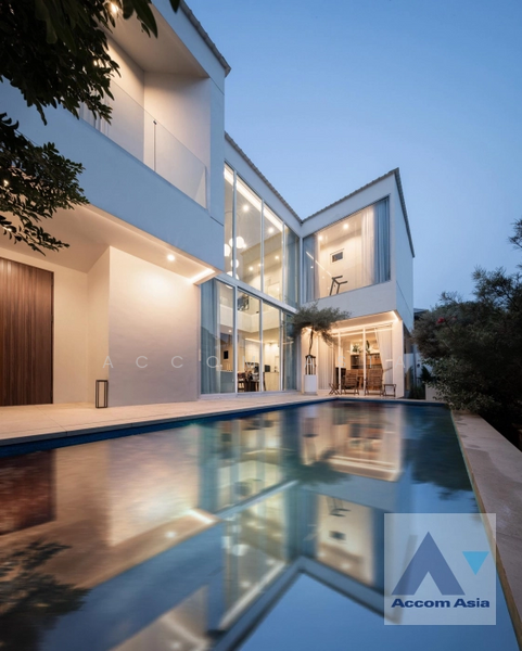 ให้เช่า - Newly renovated, Private Swimming Pool, Double High Ceiling 3 Bedrooms House for Sale and Rent in La, กรุงเทพ