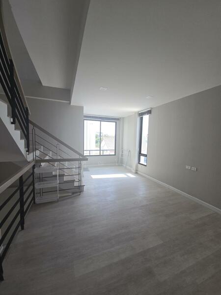 For Sale - ตึกมุมหายาก ทำเลการค้า เหมาะสำหรับทำHome ออฟฟิศ ,Clinic หรือทำค้าขาย !! อาคารพาณิชย์4ชั้น 34.8 ตร.วา, Samut Prakan